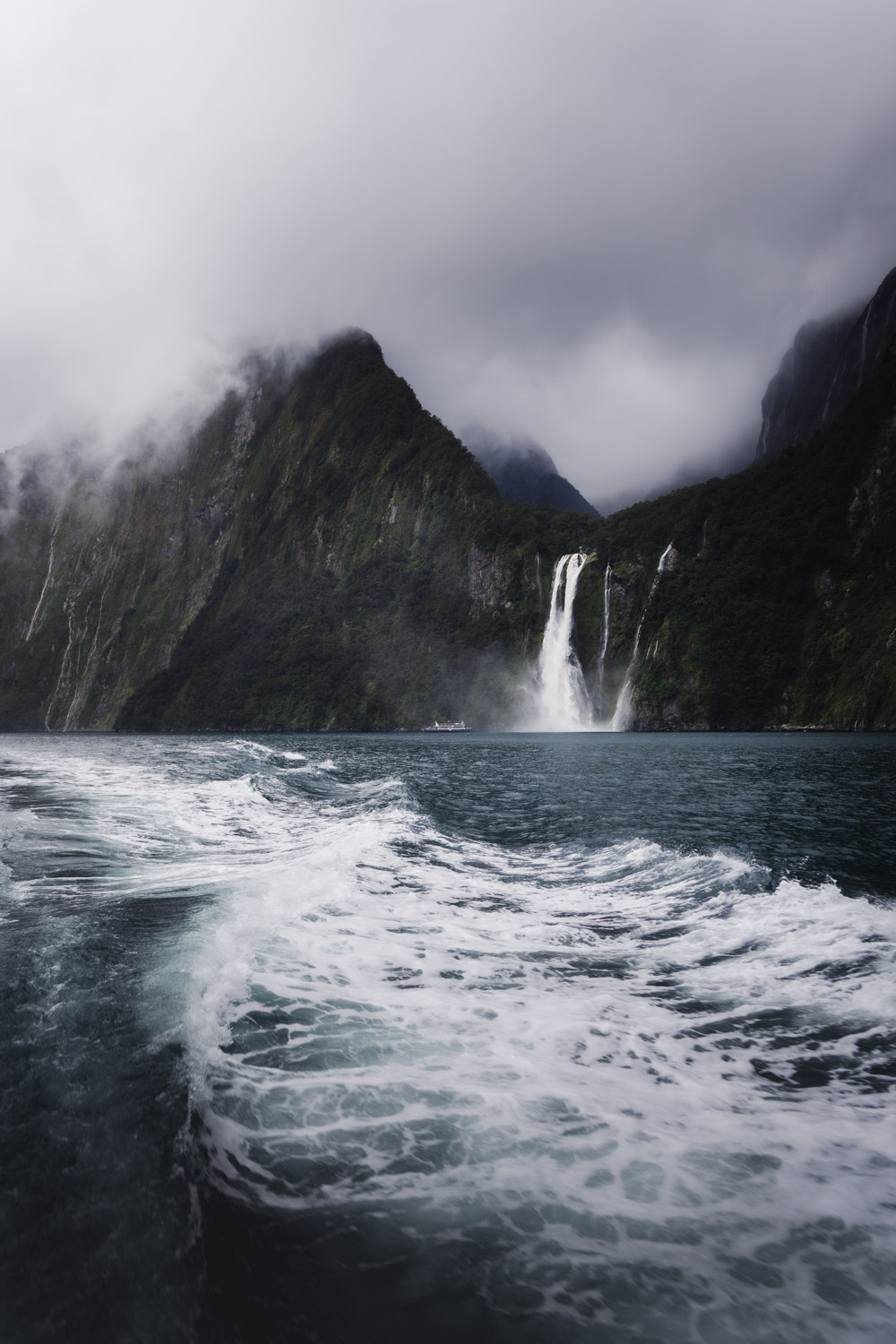 Journey through hundred falls - Milford Sounds